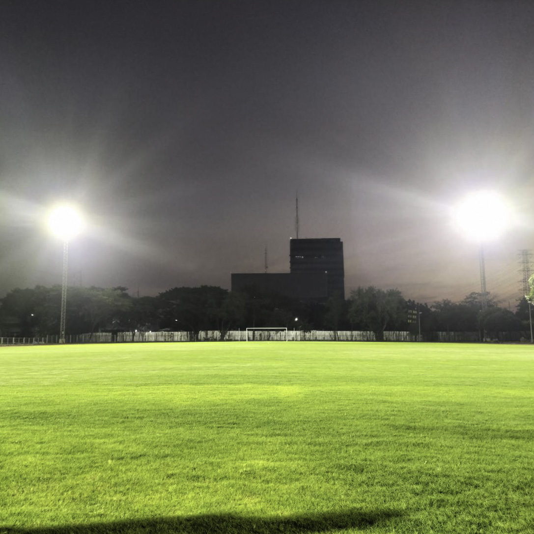 งานติดตั้งไฟ LED FLOOD LIGHT สนามฟุตบอล